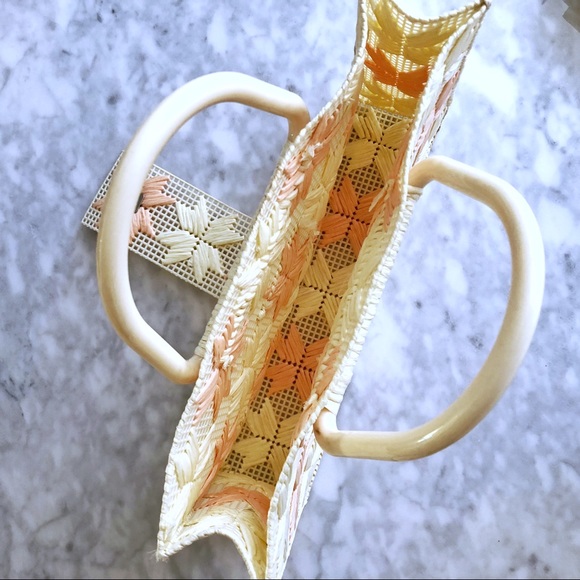 Vintage Peaches & Cream Woven Bag - Picture 3 of 7